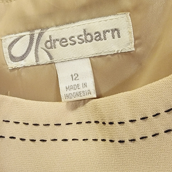 "Dressbarn" Beige blazer & tank top set with black stitching. - Picture 5 of 8